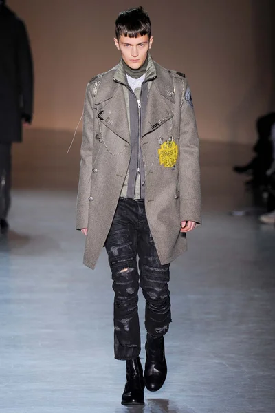 Look 7